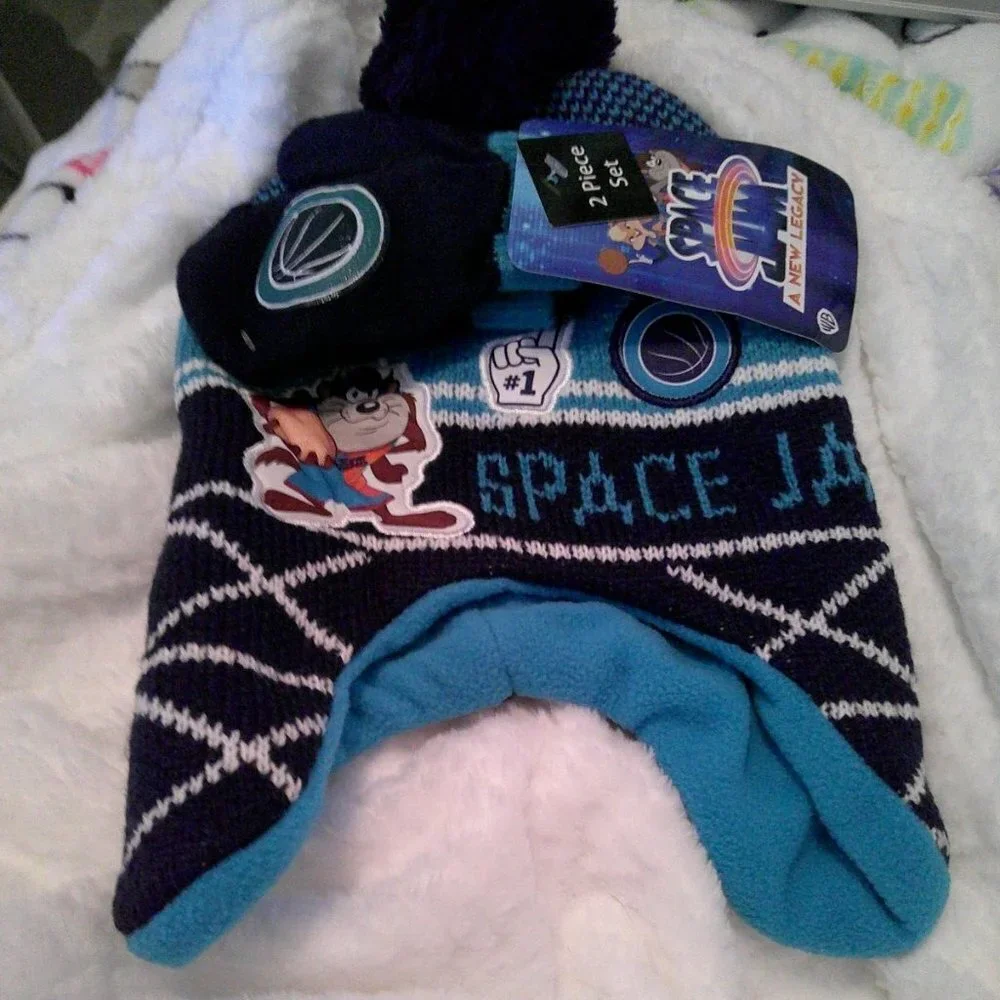 Space Jam 2 A New Legacy Tune Squad Cuffed Beanie Hat and Gloves Set, Toddler